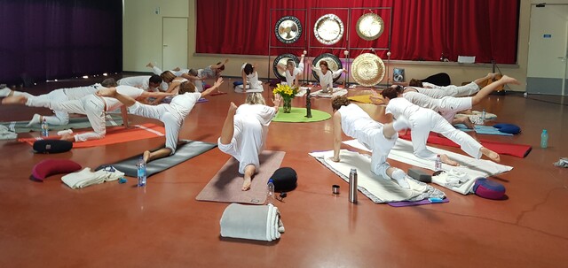 PHOTO MATINEE YOGA GRANDE DIMENSION